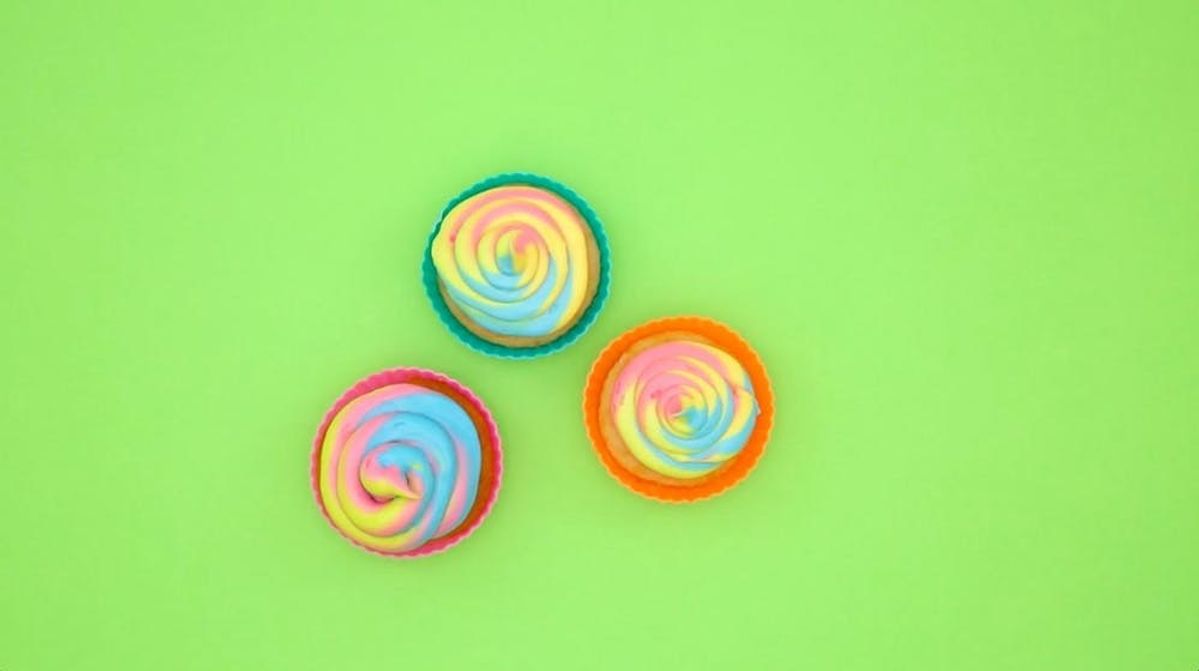 How to Make Rainbow Frosting
