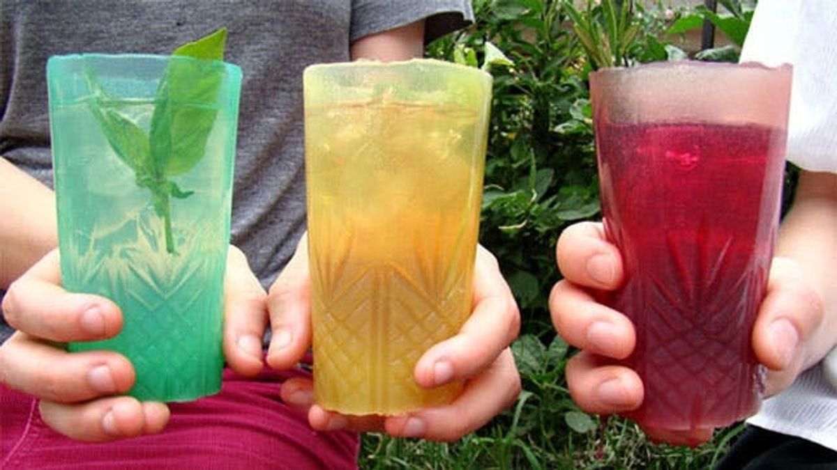 The BritList: Edible Jello Cups, the Floppy Disk Table + More