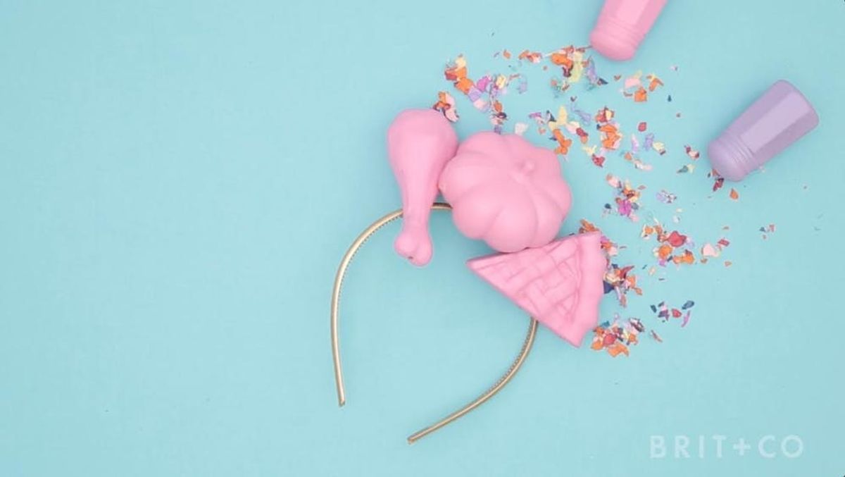 How To DIY Friendsgiving Crowns