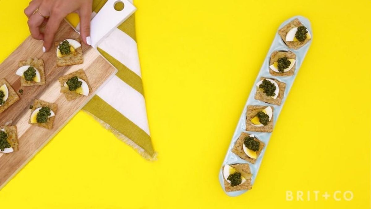 How to Make a Pesto Egg Hashbrown Appetizer