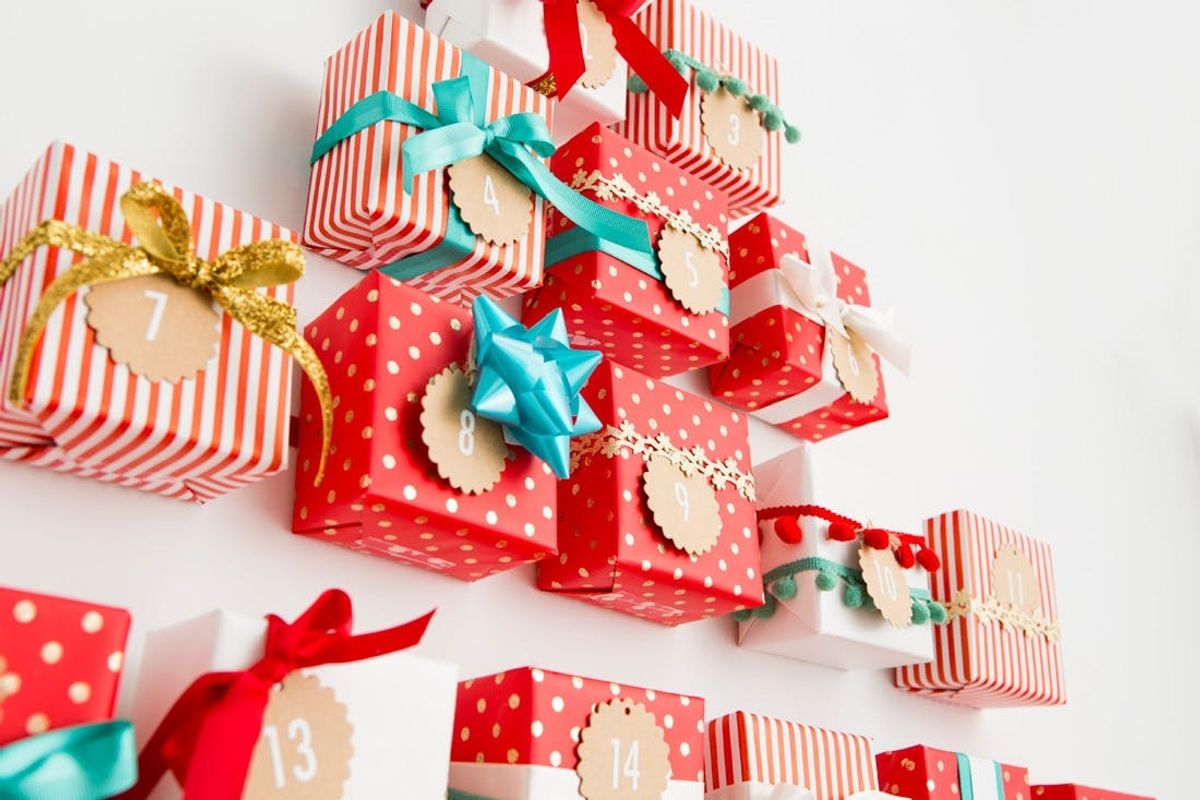 It’s Not Too Late! Make This DIY Advent Calendar Wall Tree