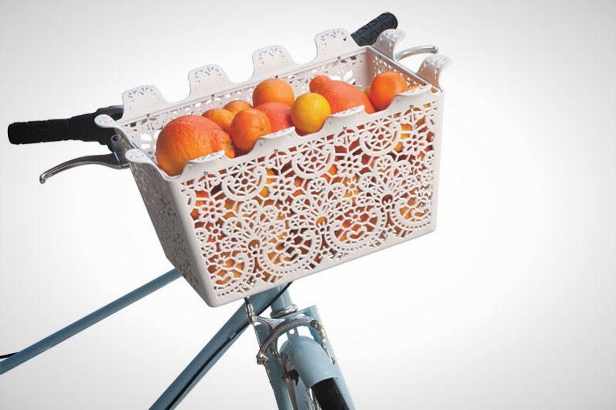 15 Beautiful Bike Baskets and Panniers