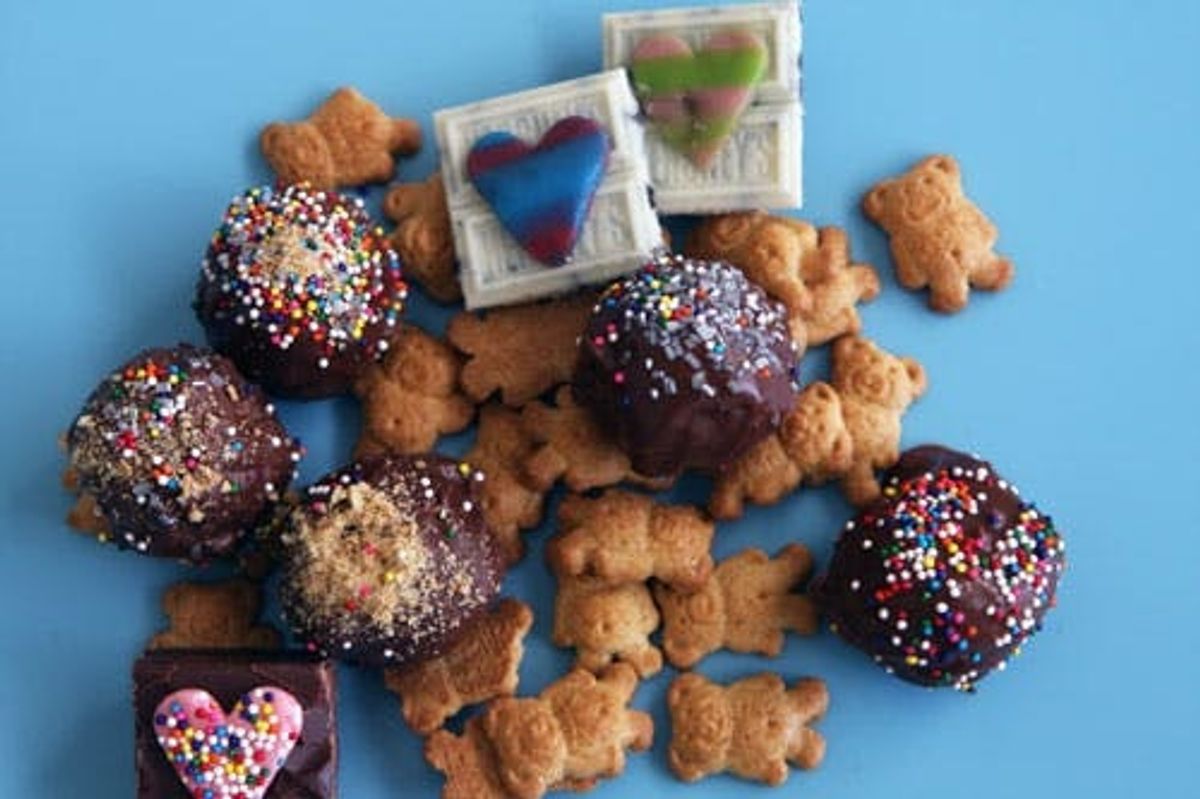 No-Bake Grammy Graham Bon Bons