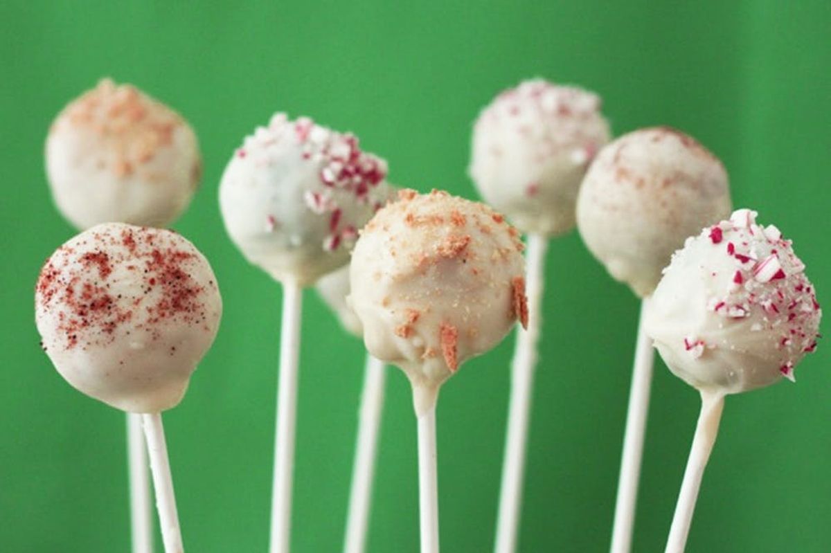 Make This No-Bake Holiday Oreo Pops Recipe