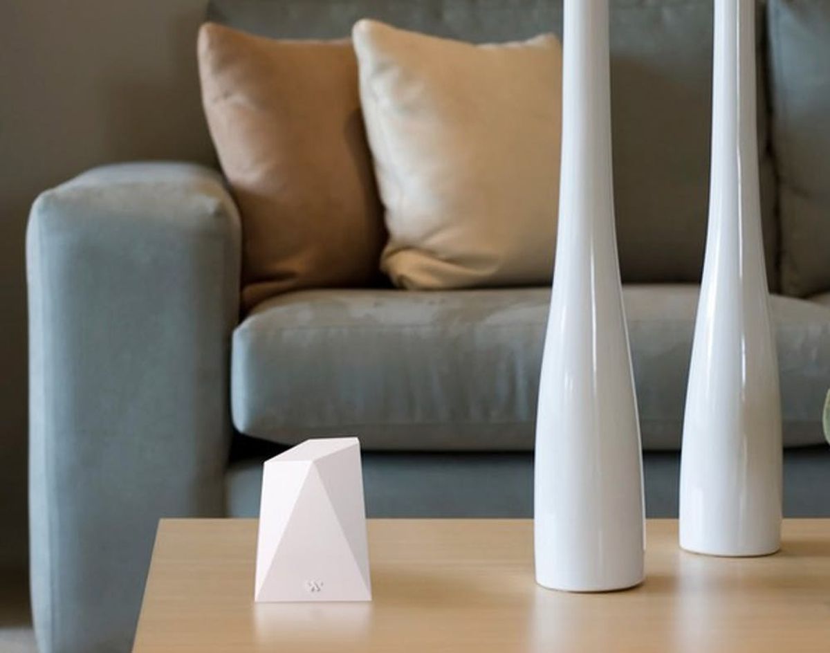 This Light Changes Color When Someone Texts You