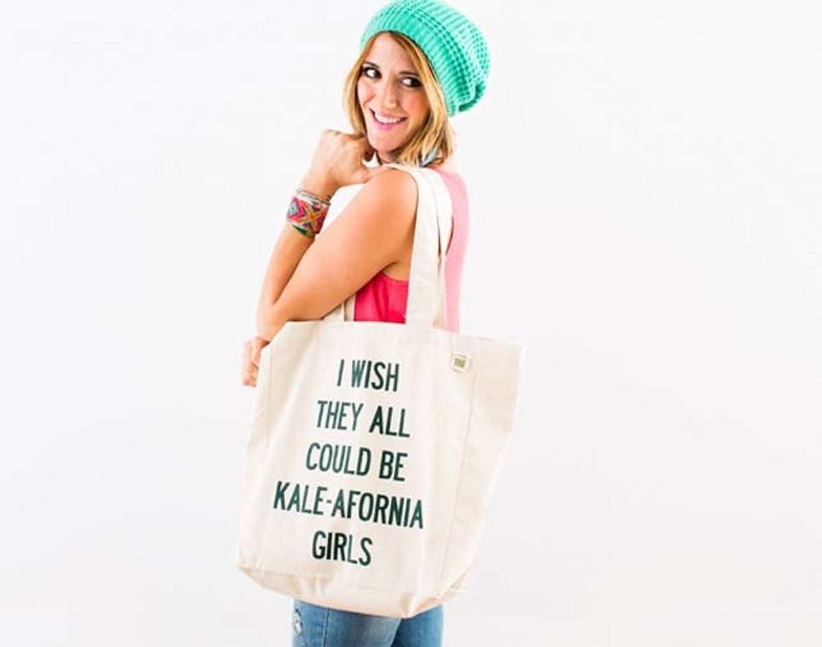10 Typographic Totes That Talk Back