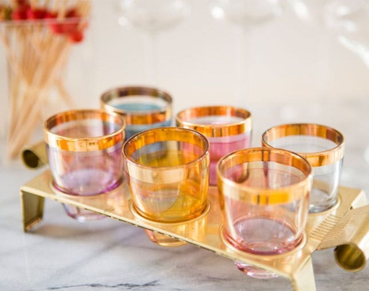 20 Essentials for a Vintage-Inspired Home Bar