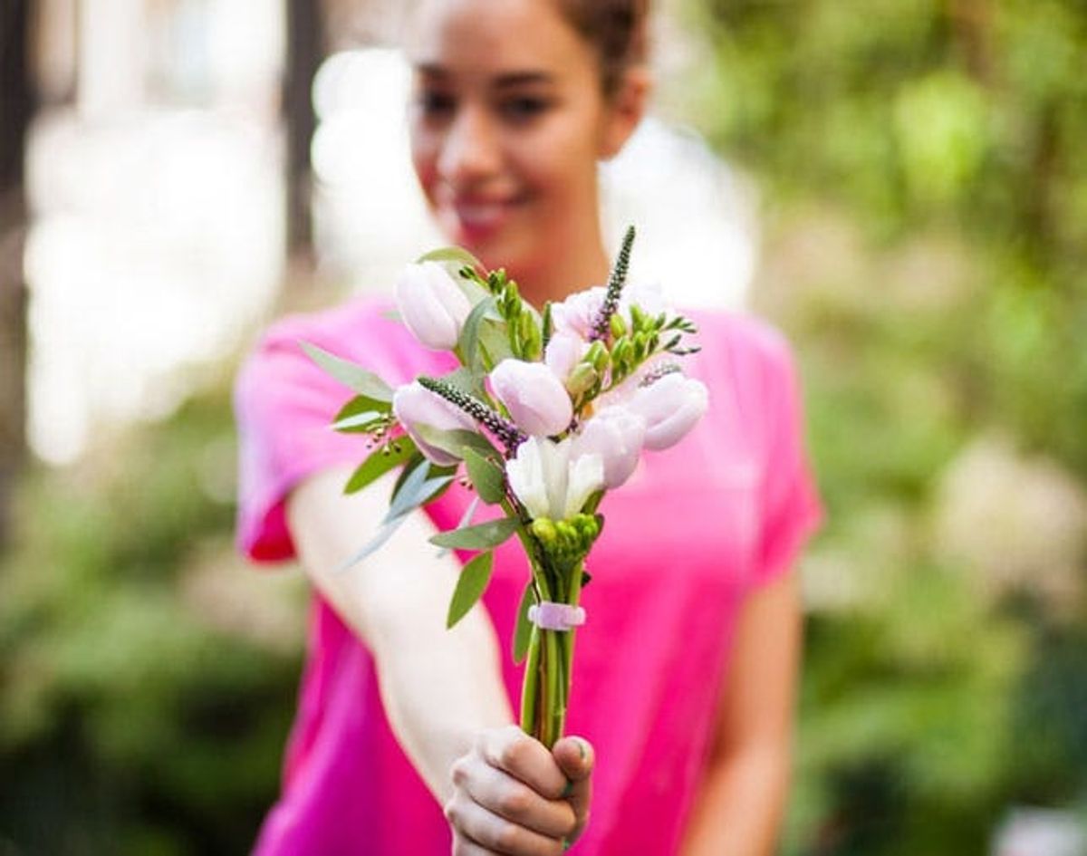 Hands Down the Simplest Way to Wrap a Bouquet