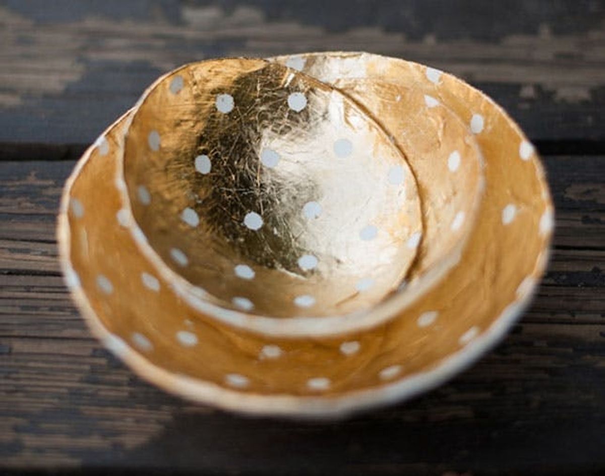 How to Use Balloons to Make Luxe Gold Leaf Bowls