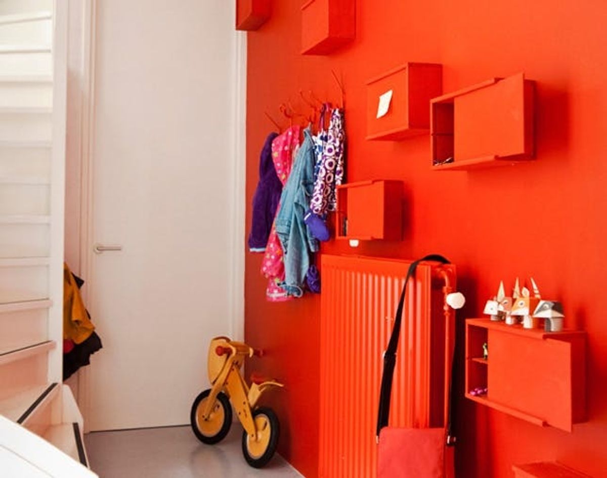 10 Ideas to Make Your Shelves Pop