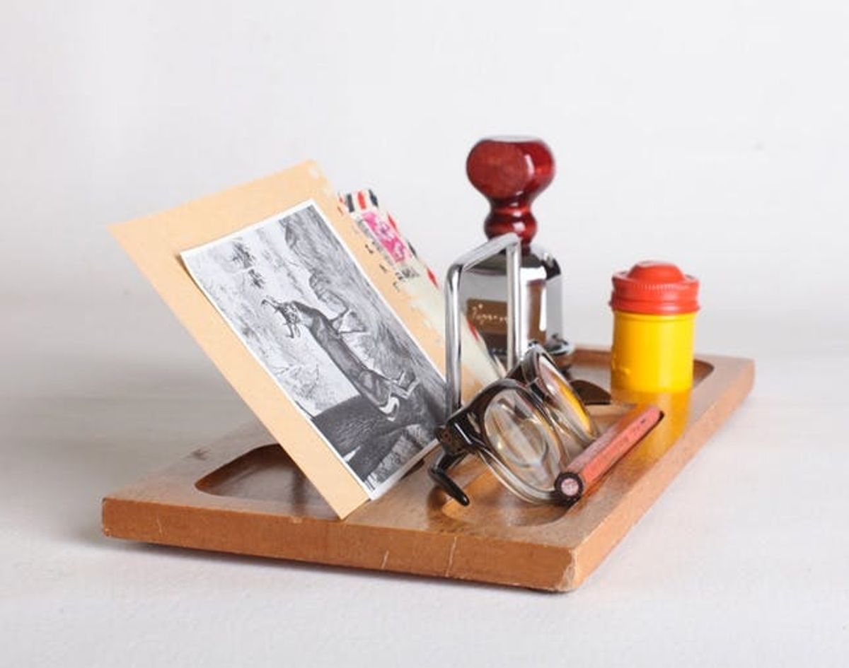 Tray Cool: 17 Beautiful Desk Trays for Staying Organized