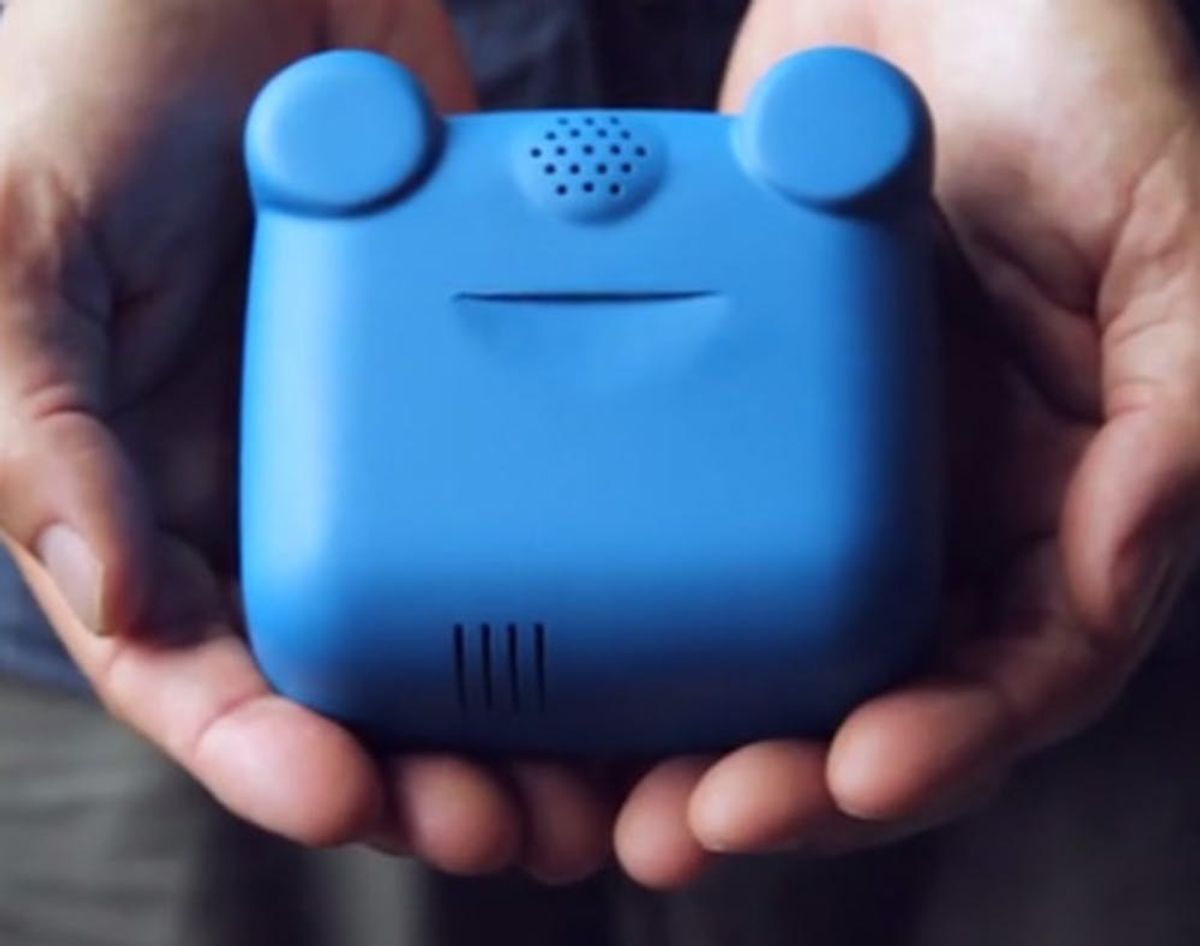 This Wearable Monitors Air Pollution