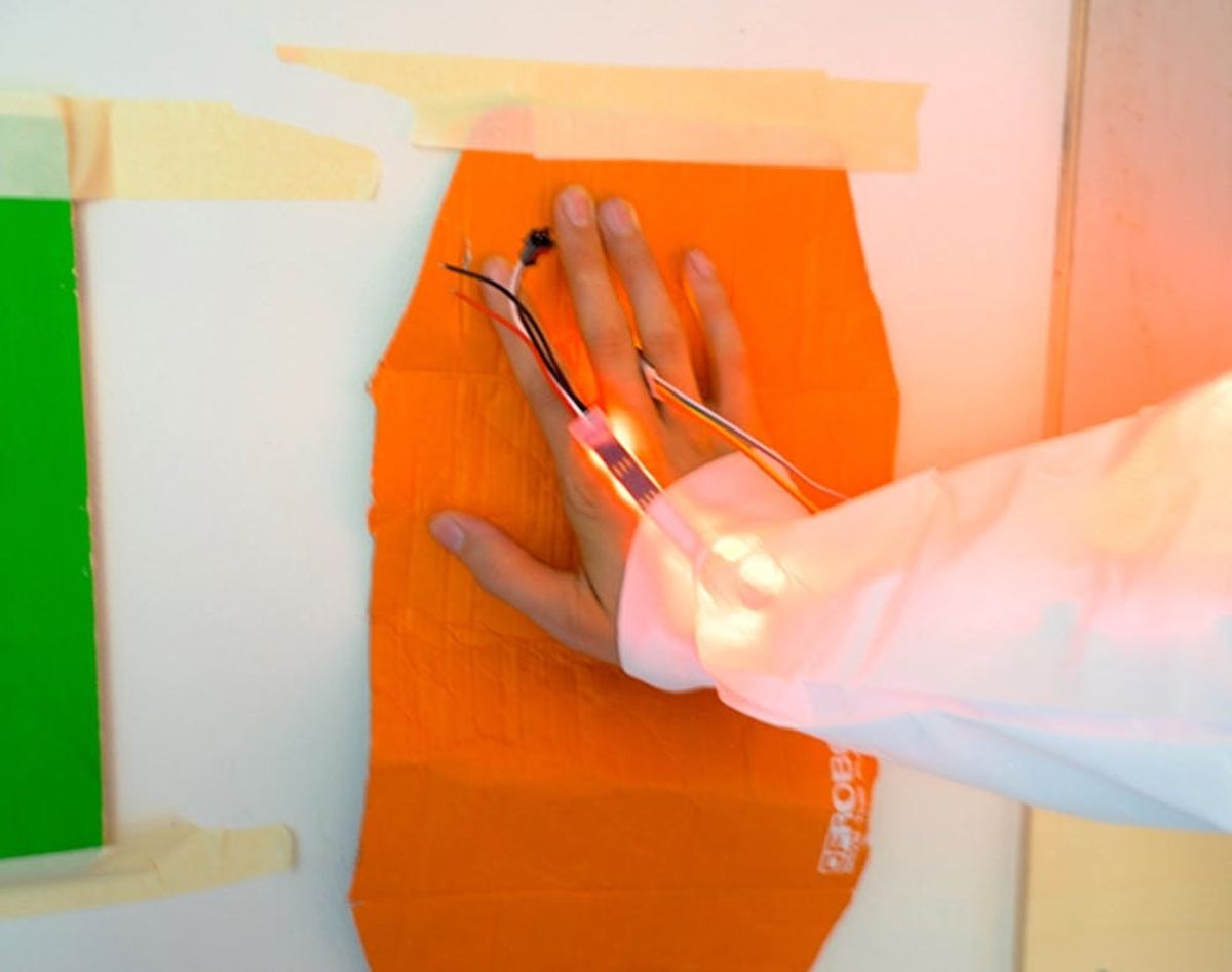 This Jacket Changes Color Based on What You Touch