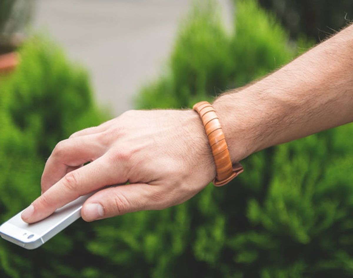 A Bracelet That Charges Your Phone? Yes, Please!