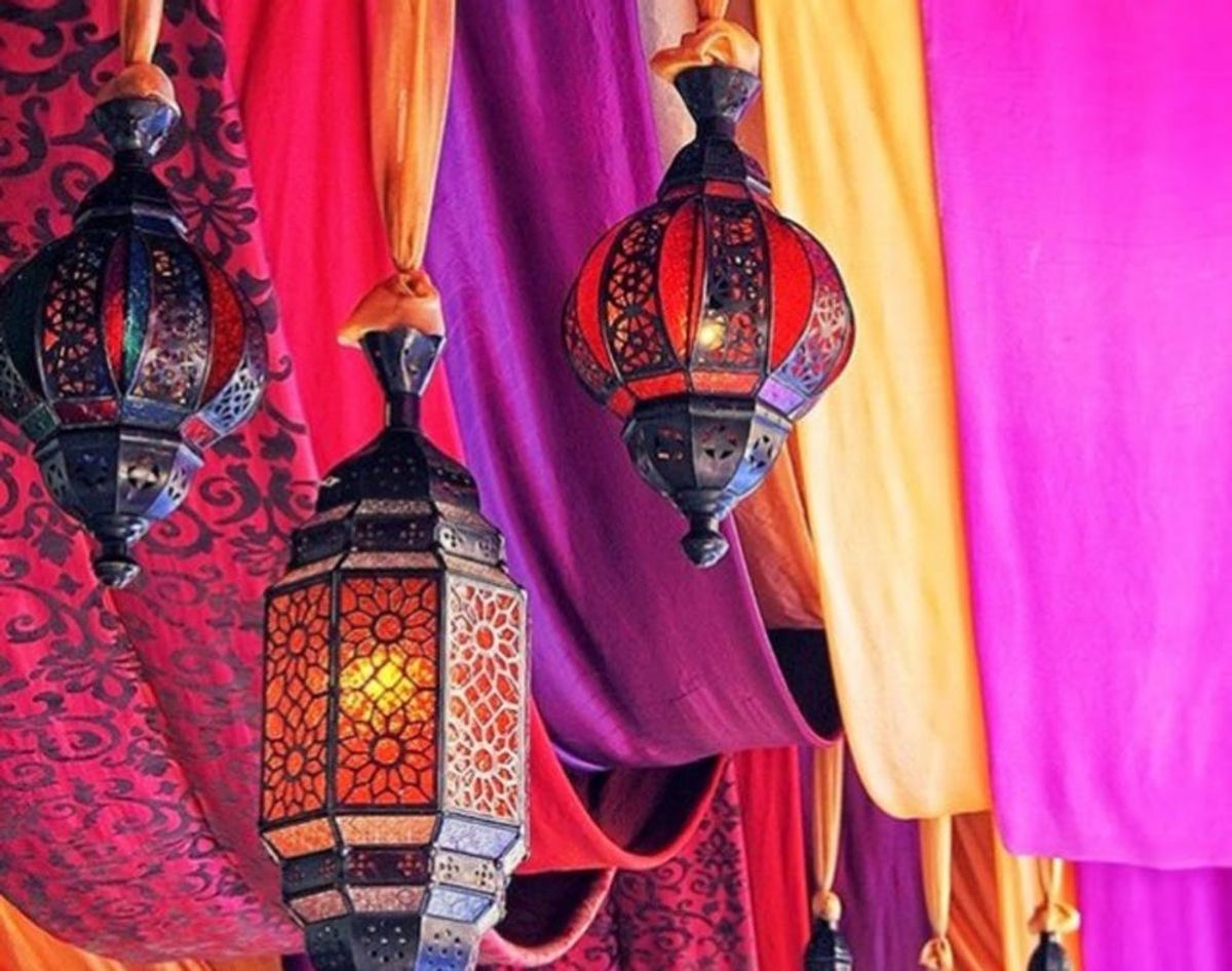 13 Unique Ways to Decorate With Lanterns at Your Fall Wedding