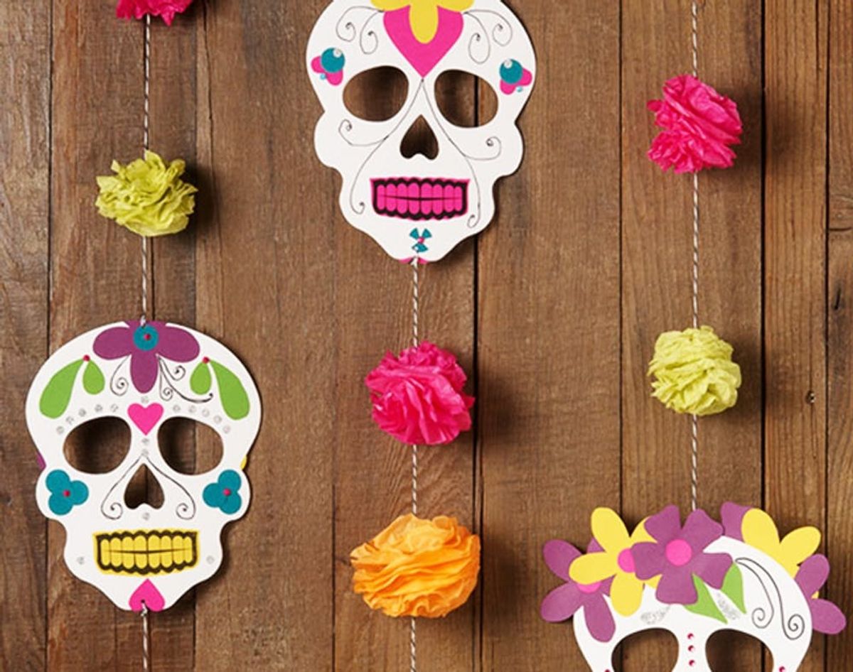 13 Totally Wicked DIY Halloween Garlands