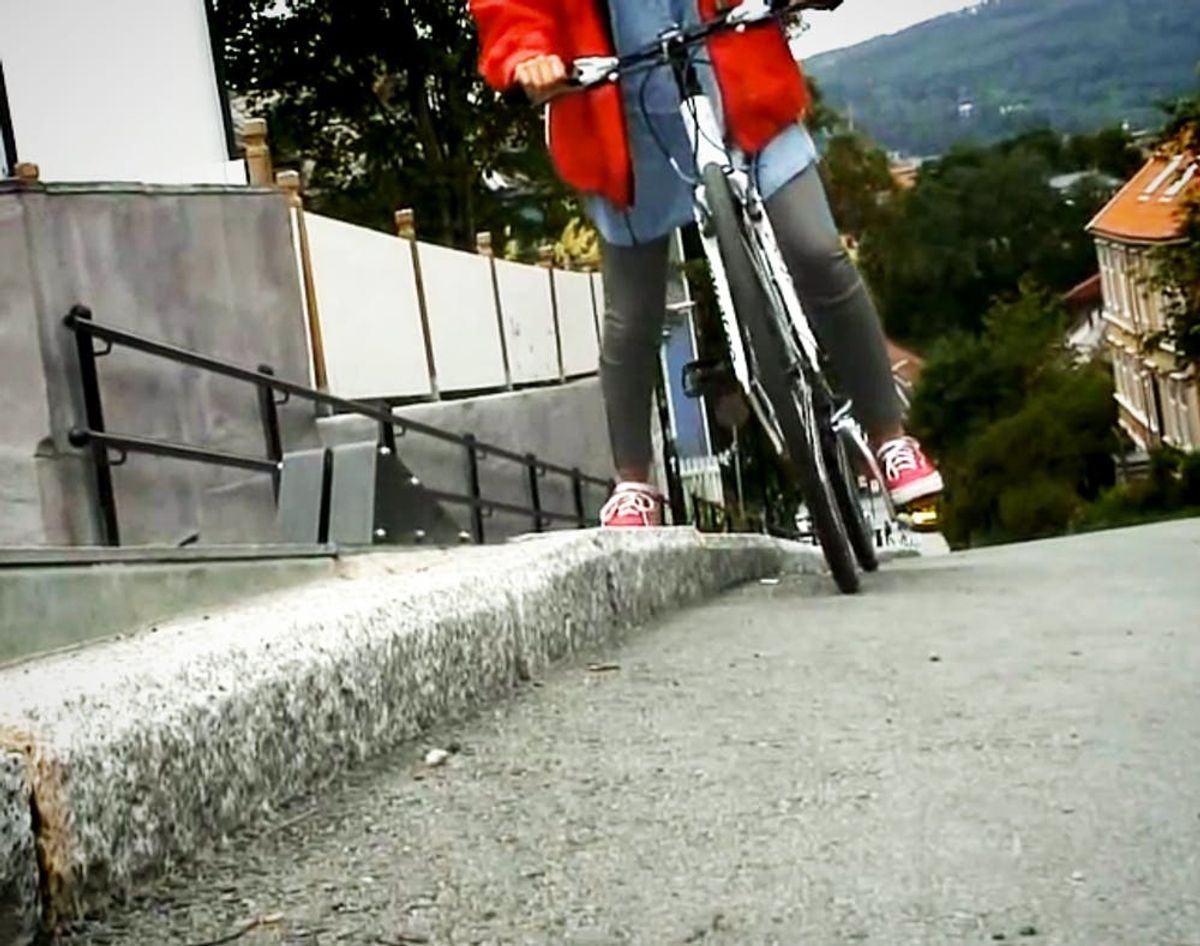 We Need This NOW: This Bike Elevator Helps You Up Hills