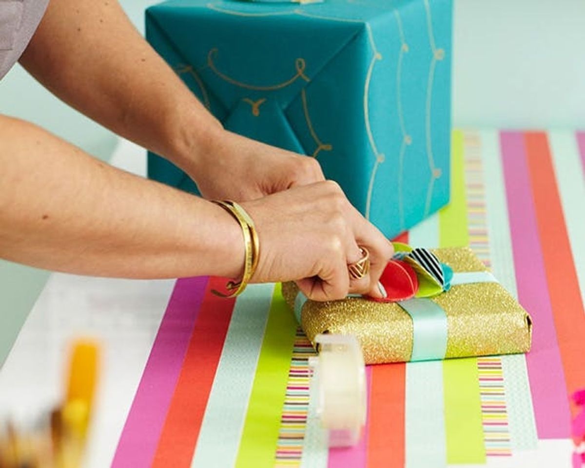 12 Last-Minute Holiday Gift Wrap Hacks