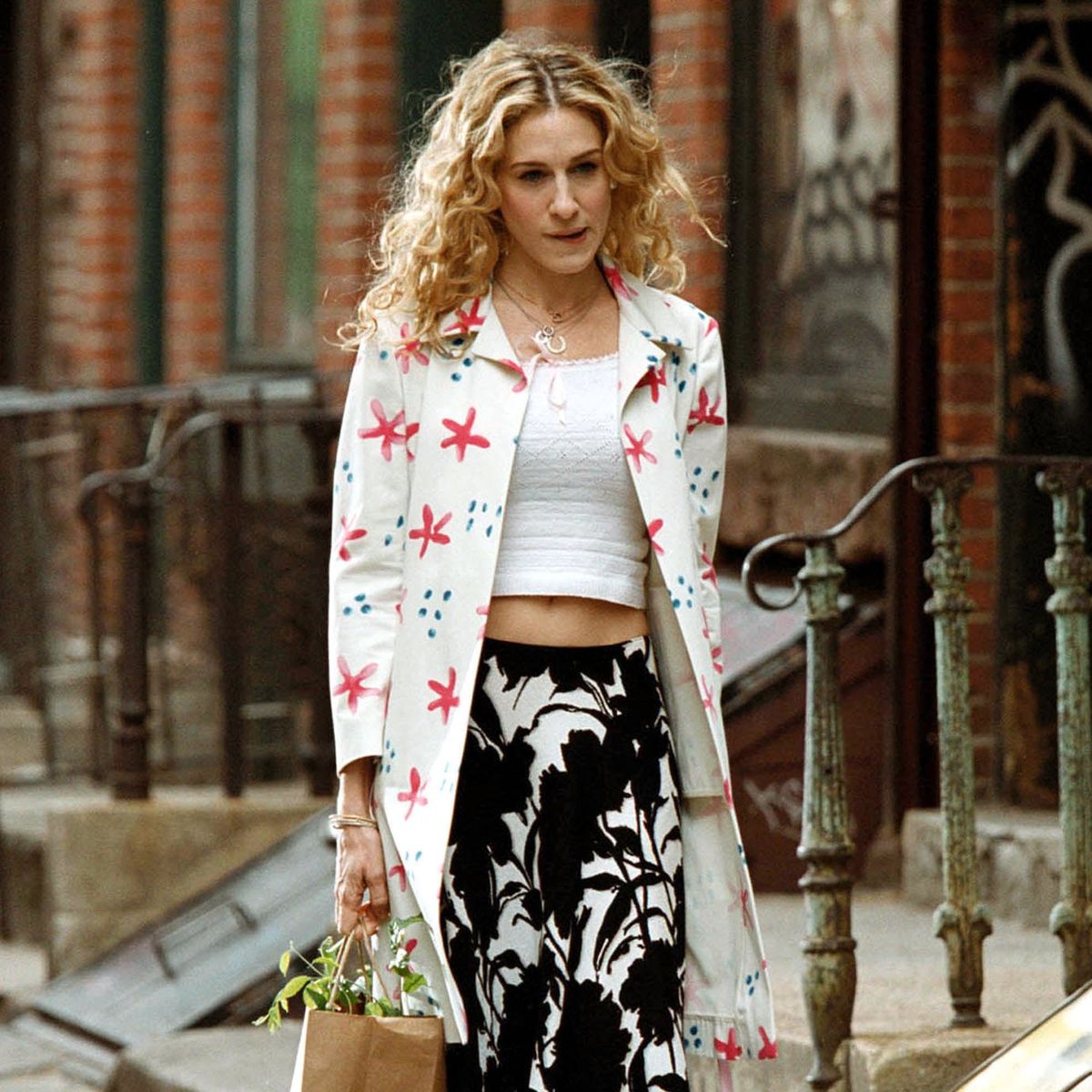 This Carrie Bradshaw-Approved Summer Sandal Is Making a Comeback