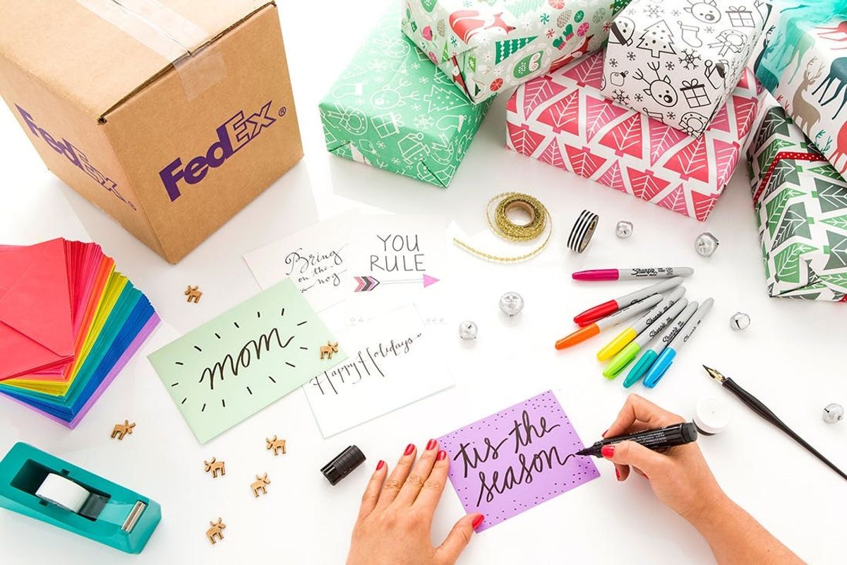 8 Essential Tips for Shipping All Your Holiday Gifts in Style