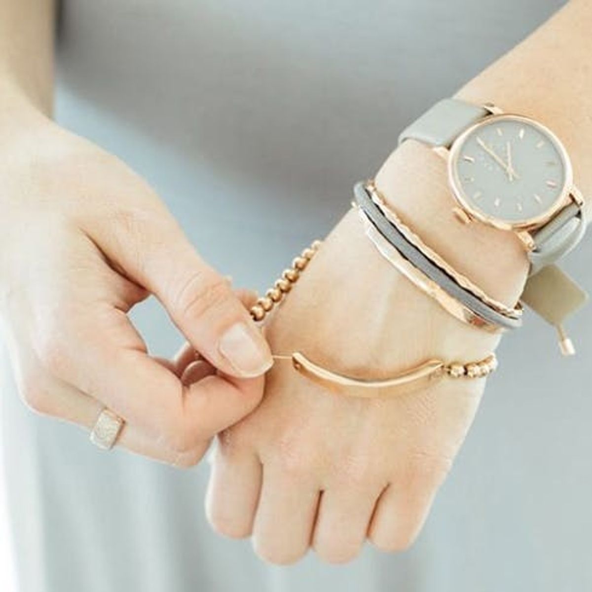 This Genius Bracelet + Hair Tie Combo Is a Total Game Changer