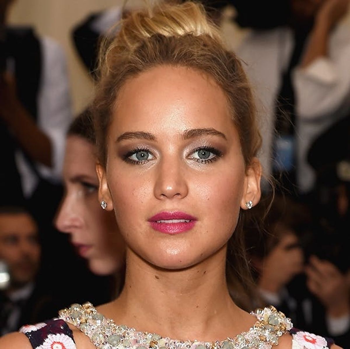 How to DIY the 5-Step Smokey Eye Stars Love Right Now