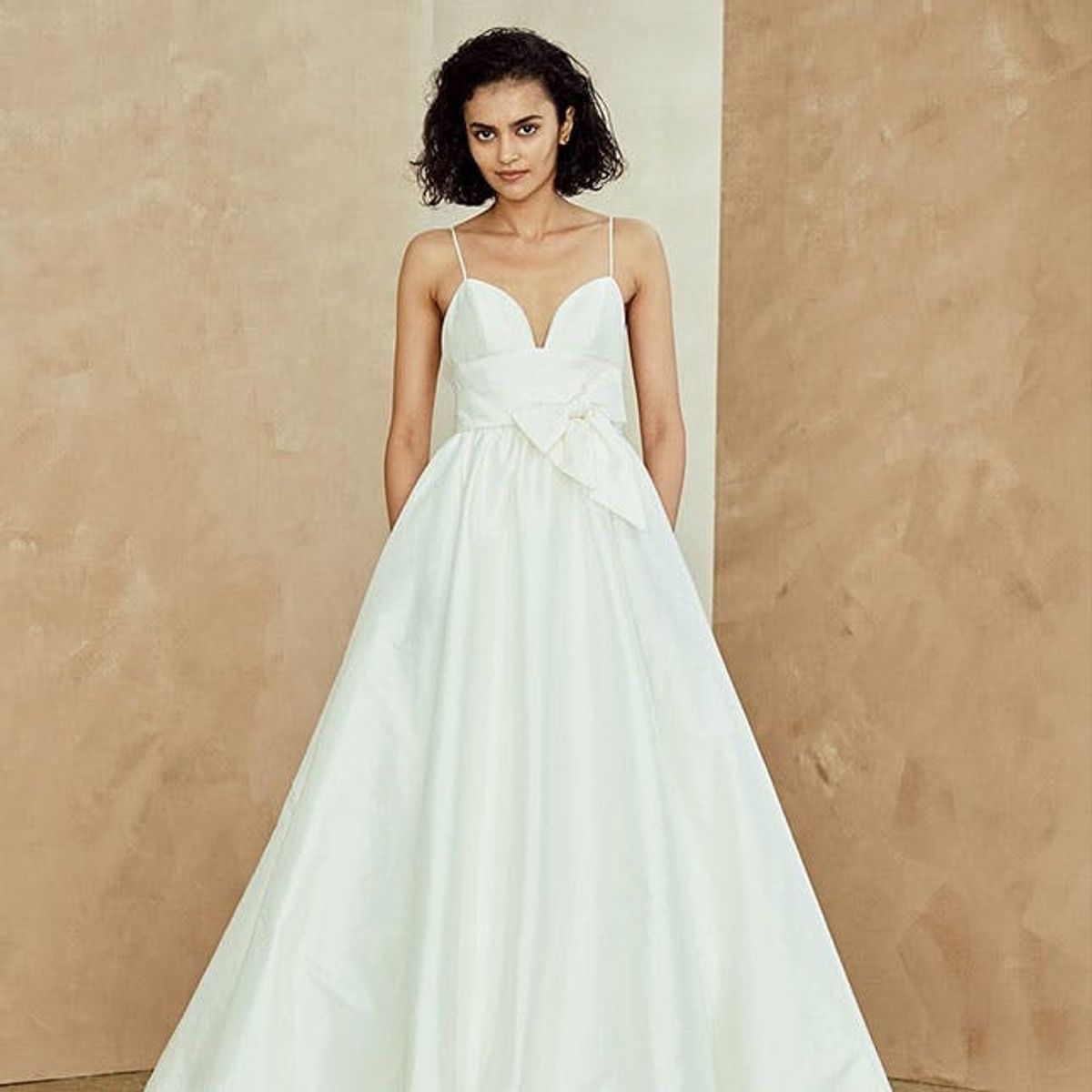 12 Wedding Dresses With Pockets That Are Anything But Bulky
