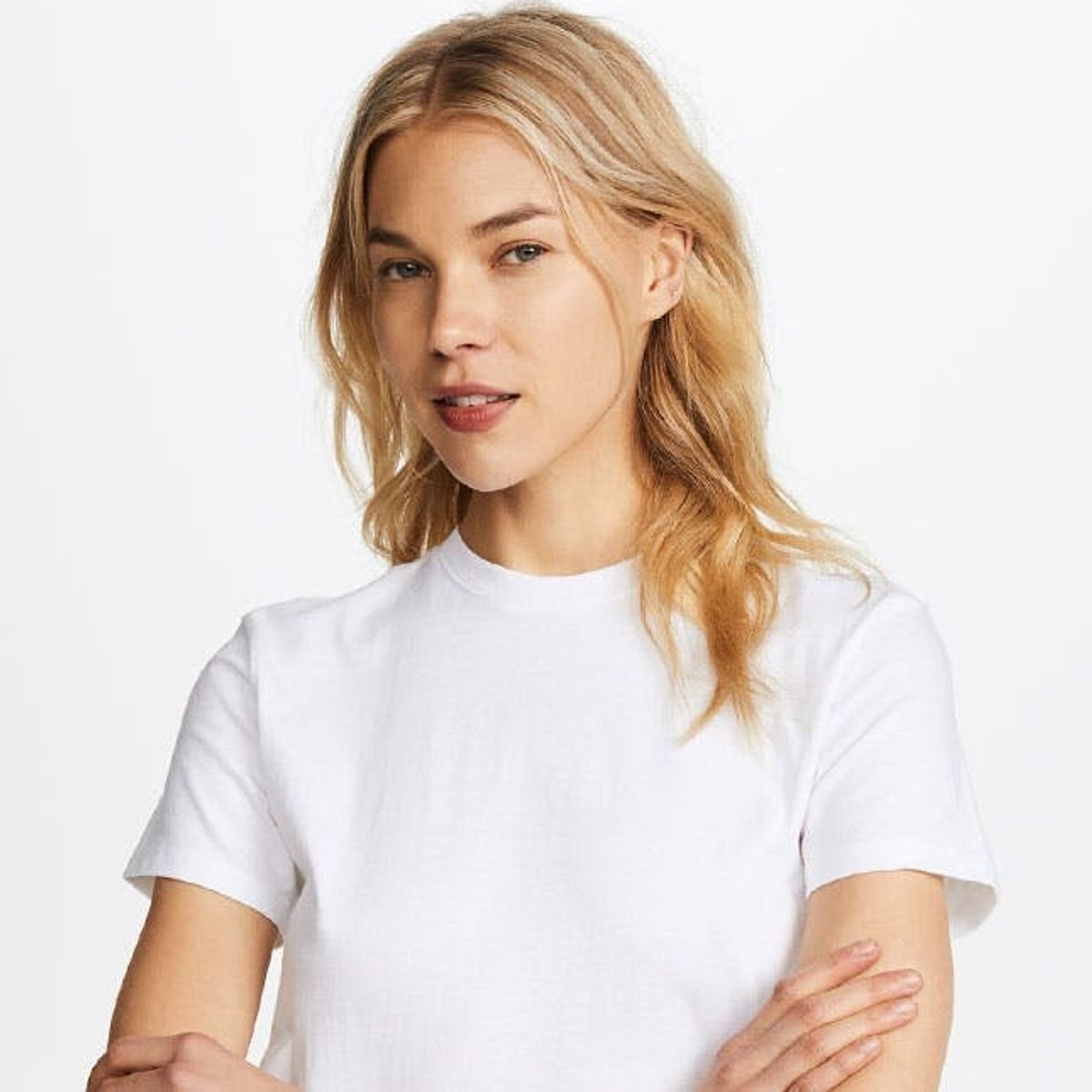9 Perfect White T-Shirts That Totally Complete Your Outfit