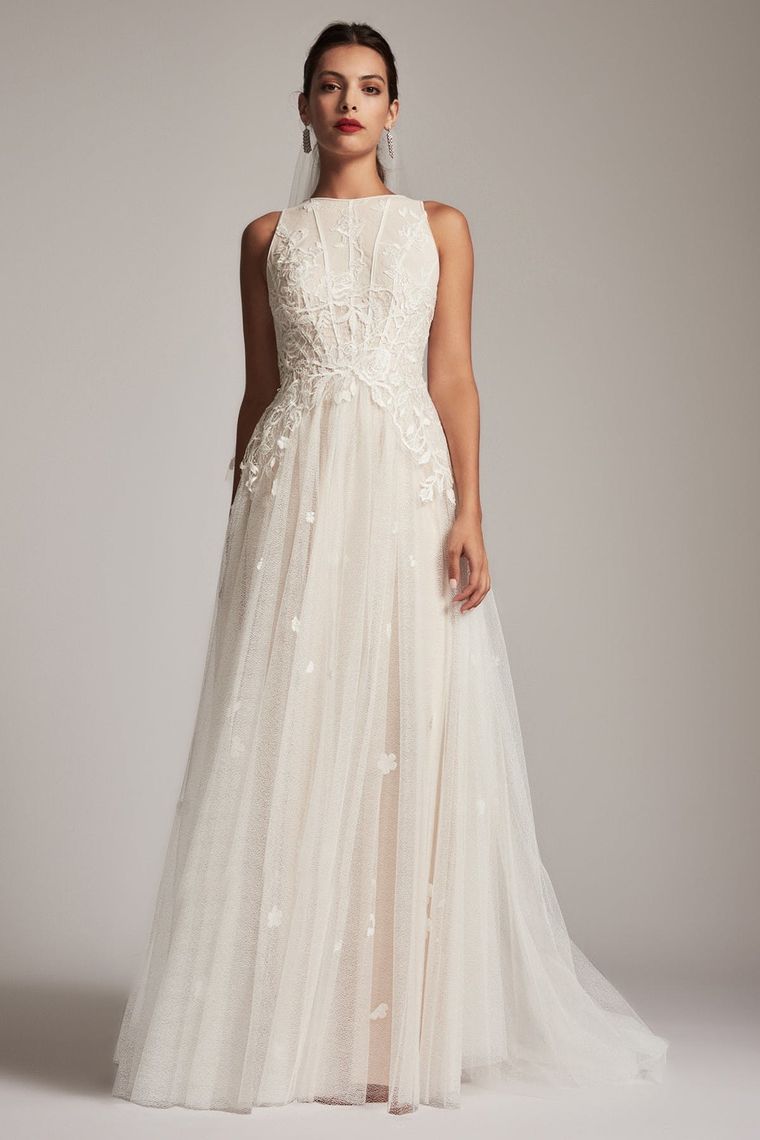 14 Under-$1000 Wedding Dresses for Flat-Chested Brides - Brit + Co