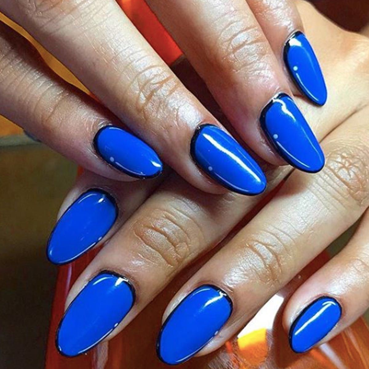 Outline Nails Are the Minimalist Manicure Trend You’ve Been Waiting For