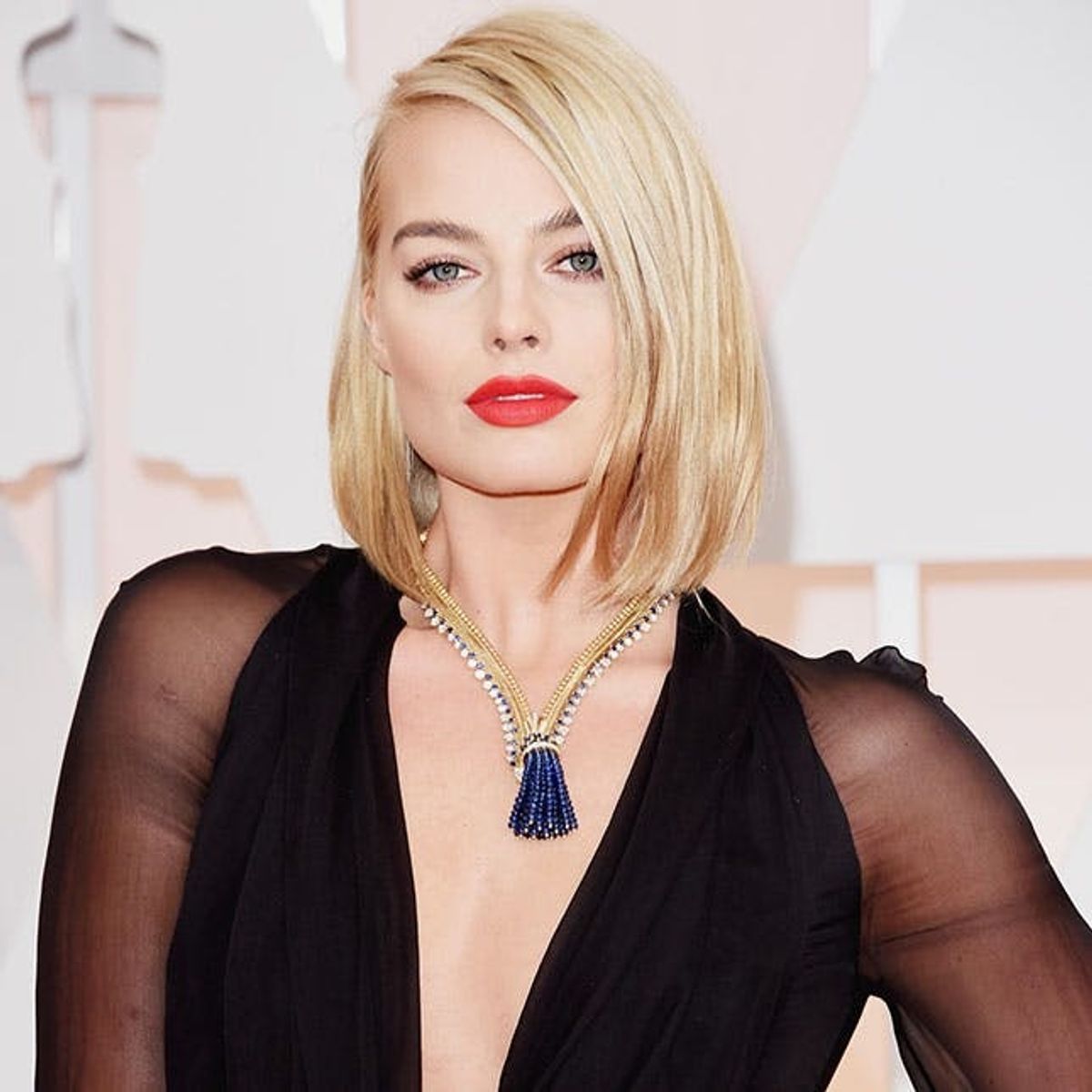 How to Get Margot Robbie’s Oscars Makeup for Your Next Date Night