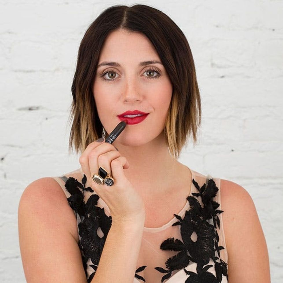 What Dress To Wear With Red Lipstick