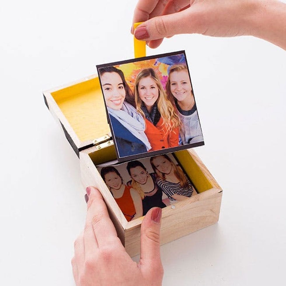 Personalised Photo Strip Popup Gift Box with Printed Pictures – 8