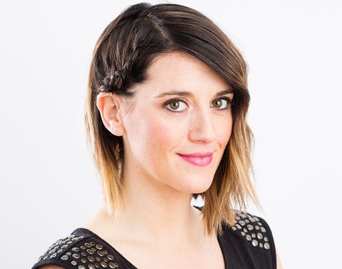 5-Minute Braid: DIY Cara D’s Side Braid for Your Holiday Party
