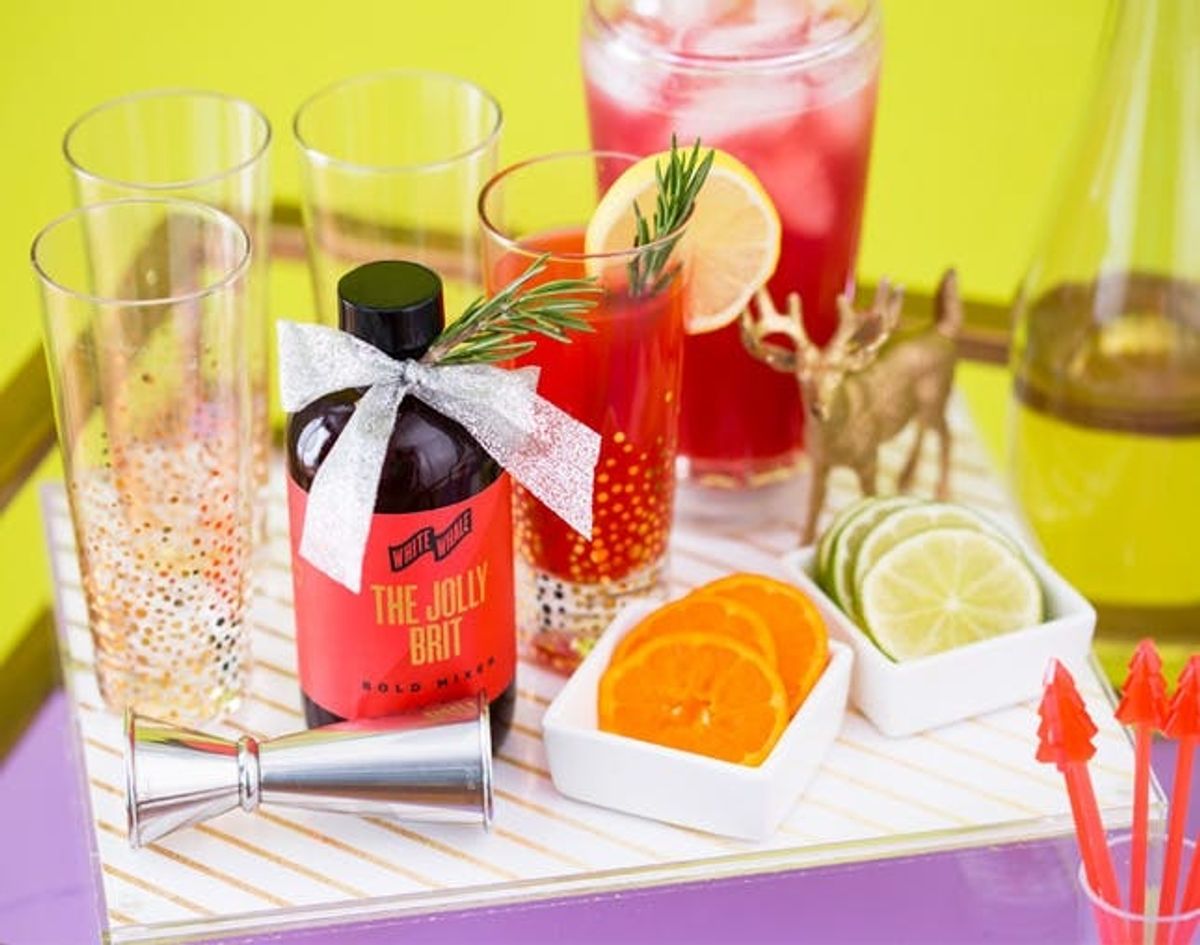10 Holiday Party Essentials to Eat, Drink and MAKE Merry!