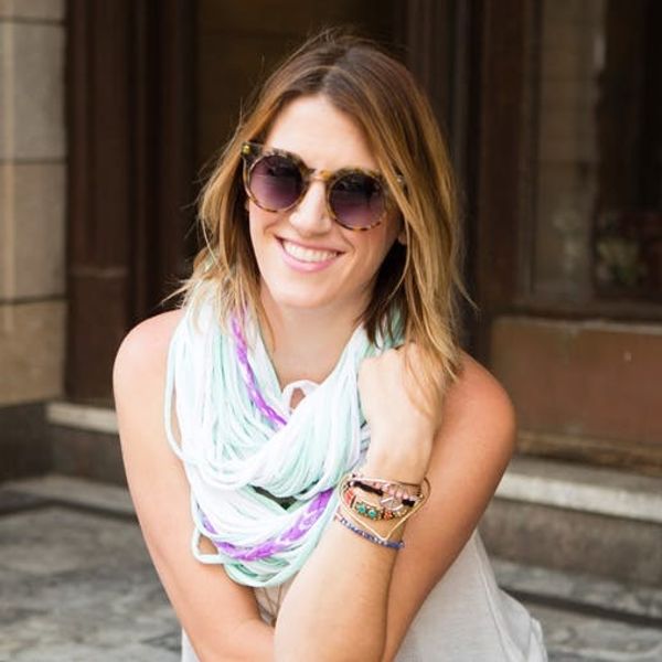2 Ways to Turn a Classic White T-Shirt into a Chic Scarf
