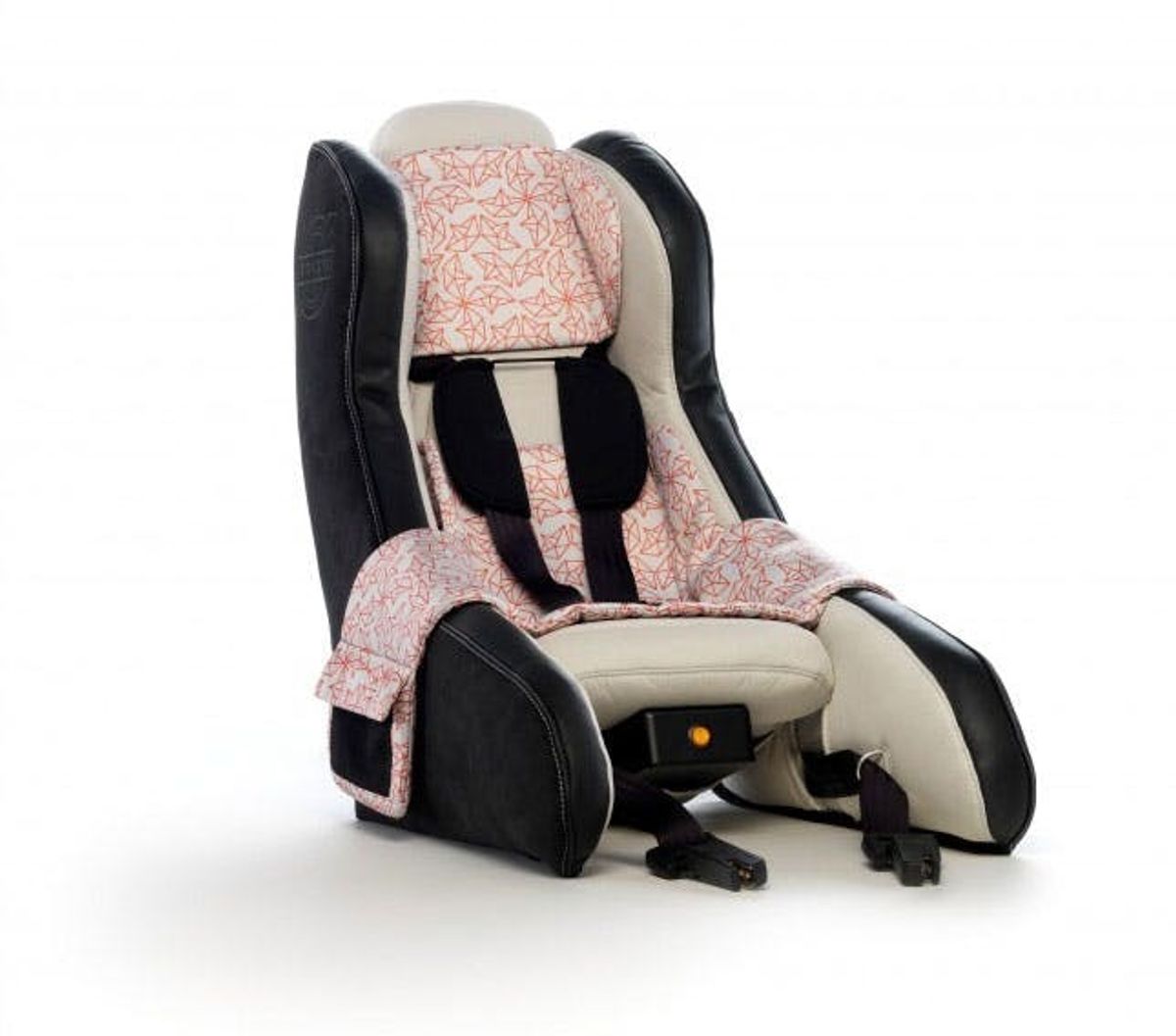 Volvo’s New Child Car Seat Inflates in Under a Minute!