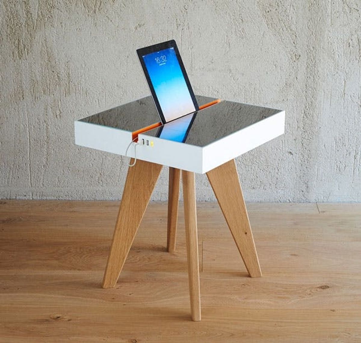 You Can Charge This Device-Charging Table with Sunlight AND Artificial Light