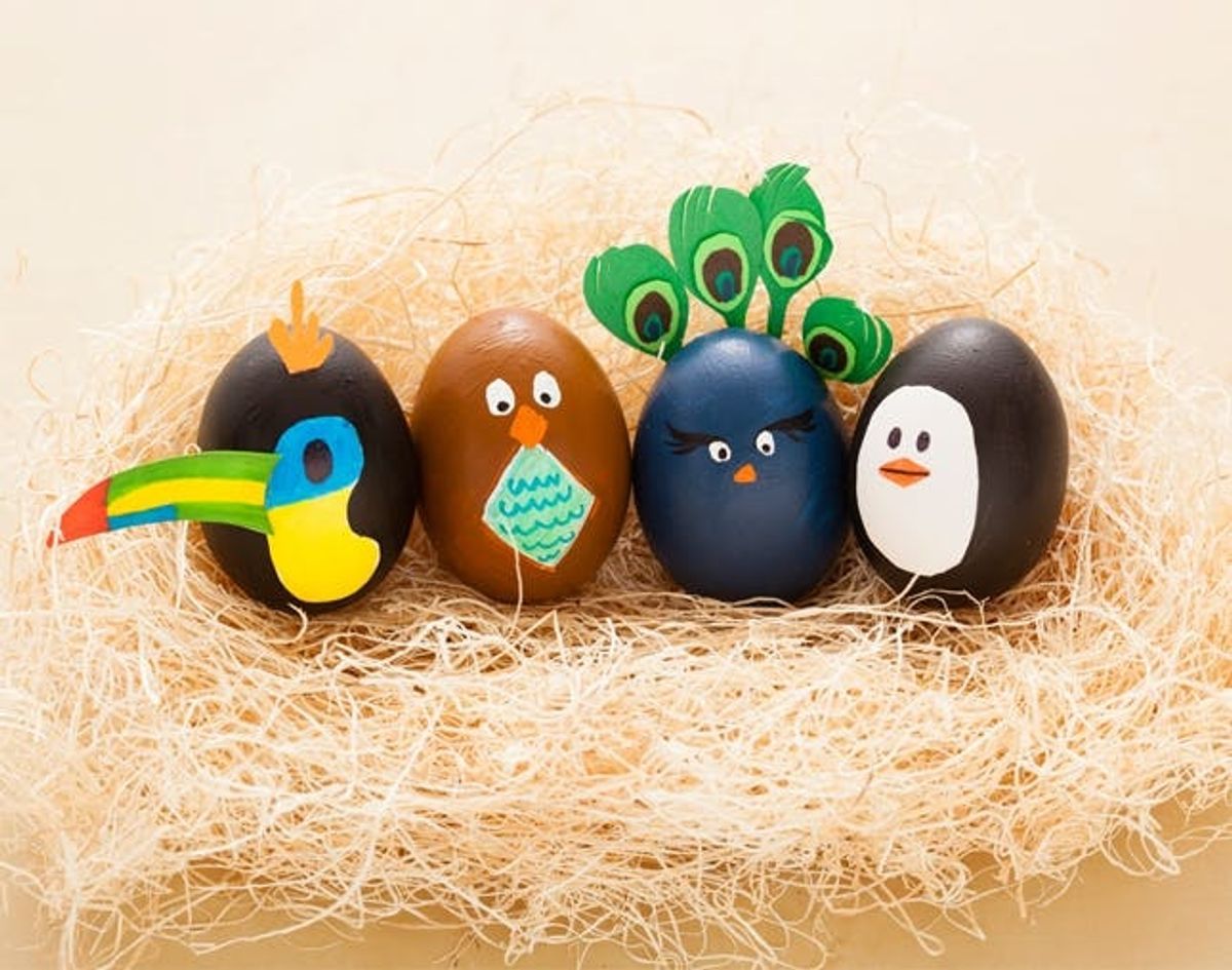 Another Eggstremely Easy Way to Decorate Easter Eggs