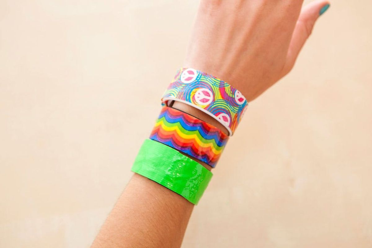 These Duct Tape Slap (Snap?) Bracelets Are ALL THAT!
