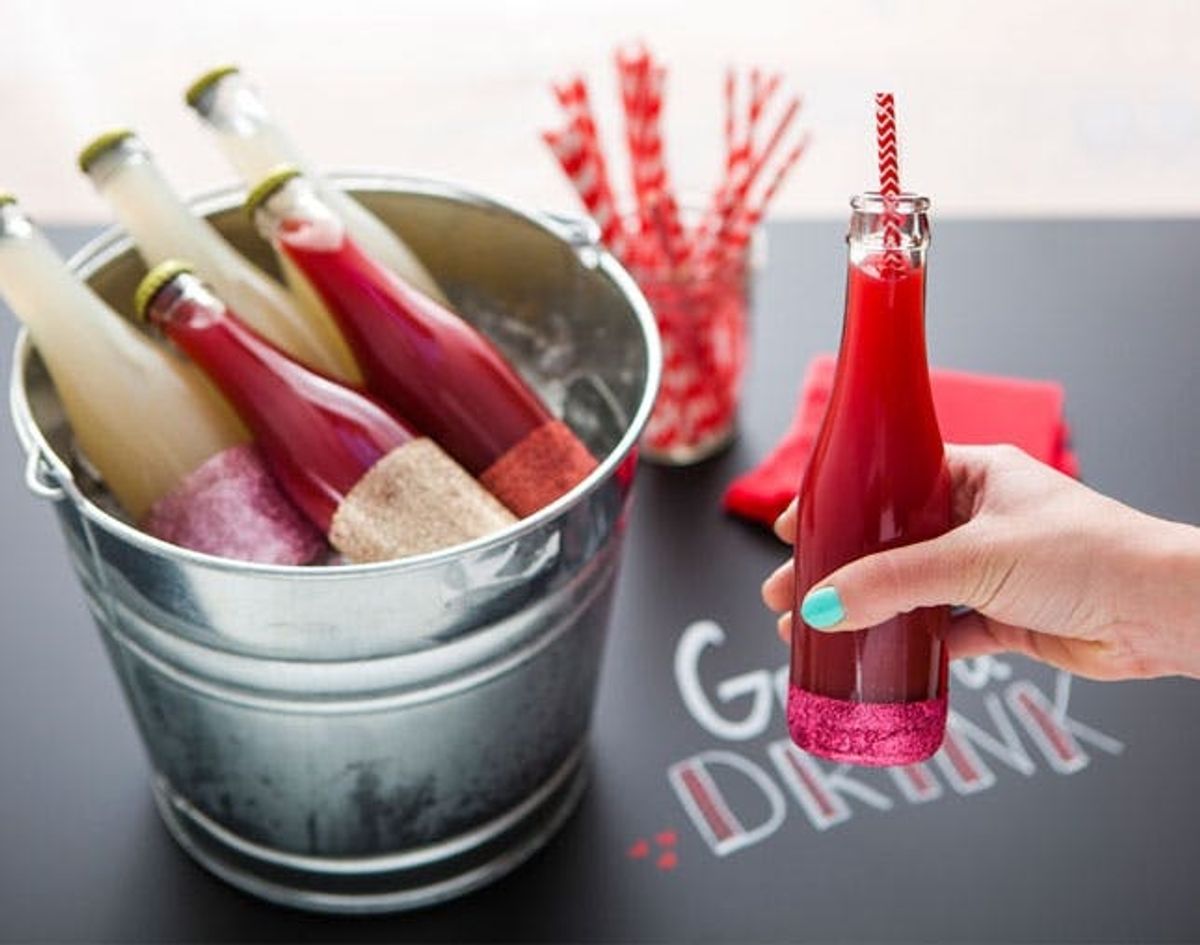 Glitz, Glamour, and Glitter-Dipped Bottled Cocktails!