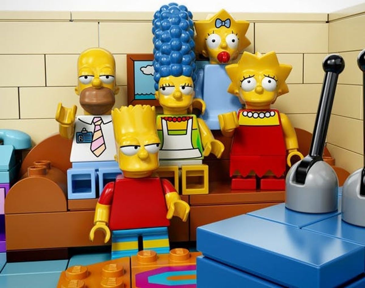 Made Us Look: LEGO x The Simpsons = Awesome!