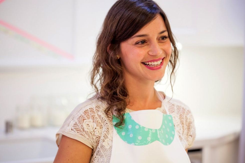 3 Ways to Trick Out a Basic White Apron Brit + Co