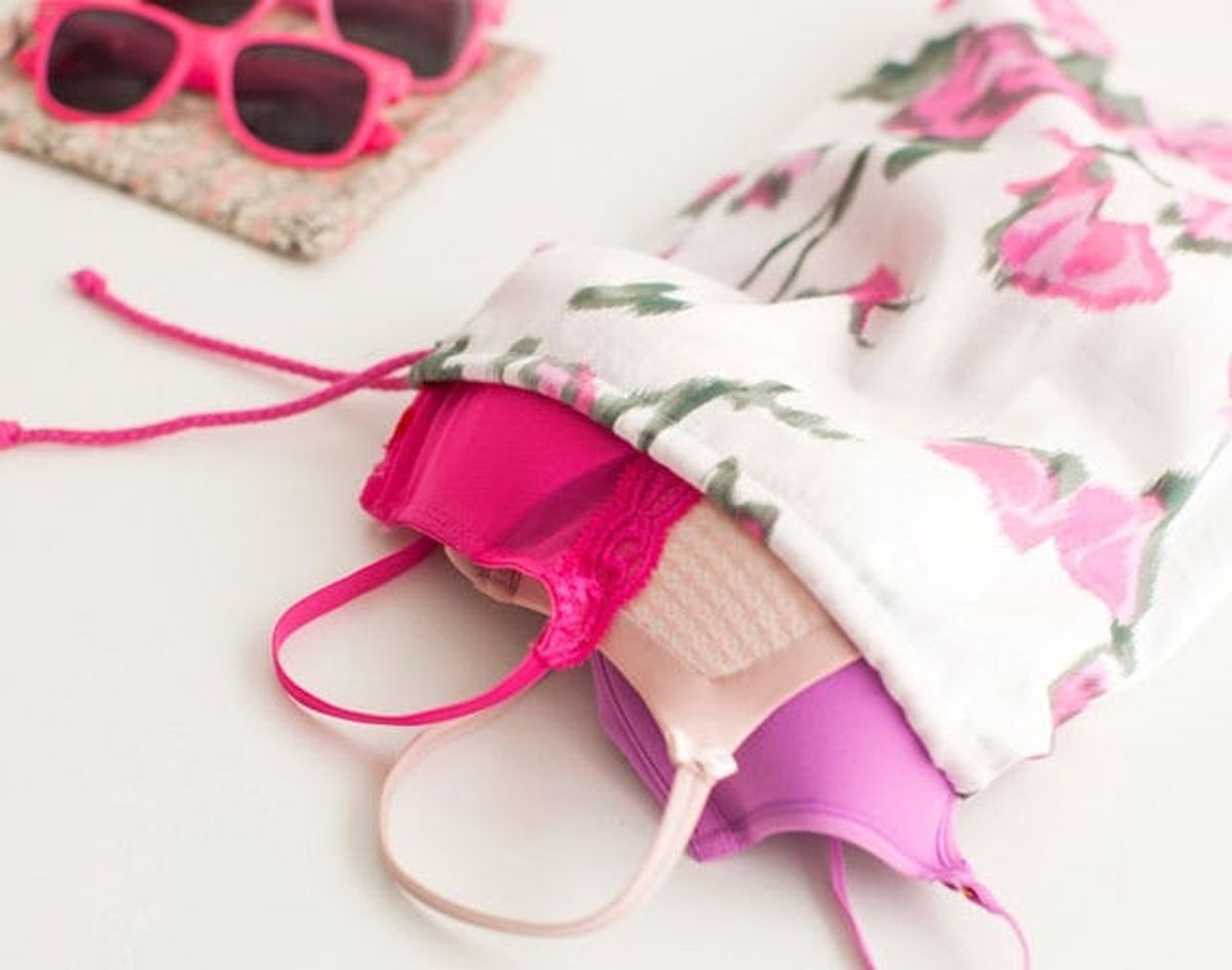 Easy Peasy DIY Travel Bags (+ Make Something Pink to Support Breast Cancer Awareness!)