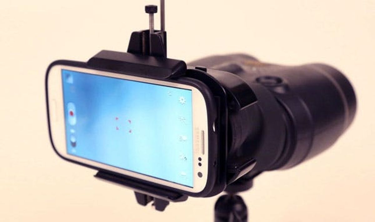 Snapzoom Turns Your Binoculars into the Ultimate Smartphone Lens