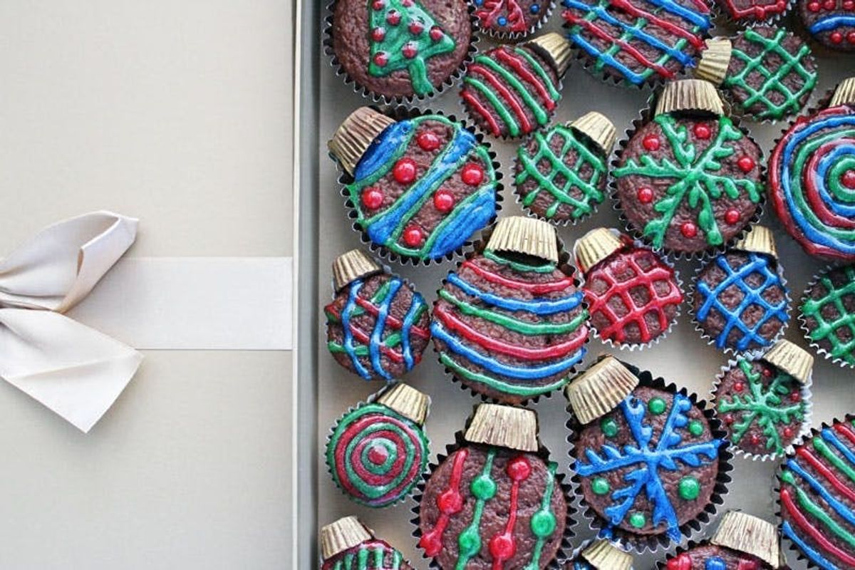Holiday Hack: Skinny Ornament Cupcakes