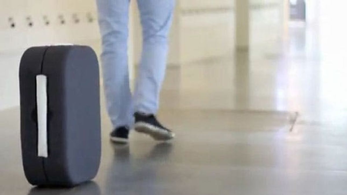 A Suitcase Designed for the Jetsons