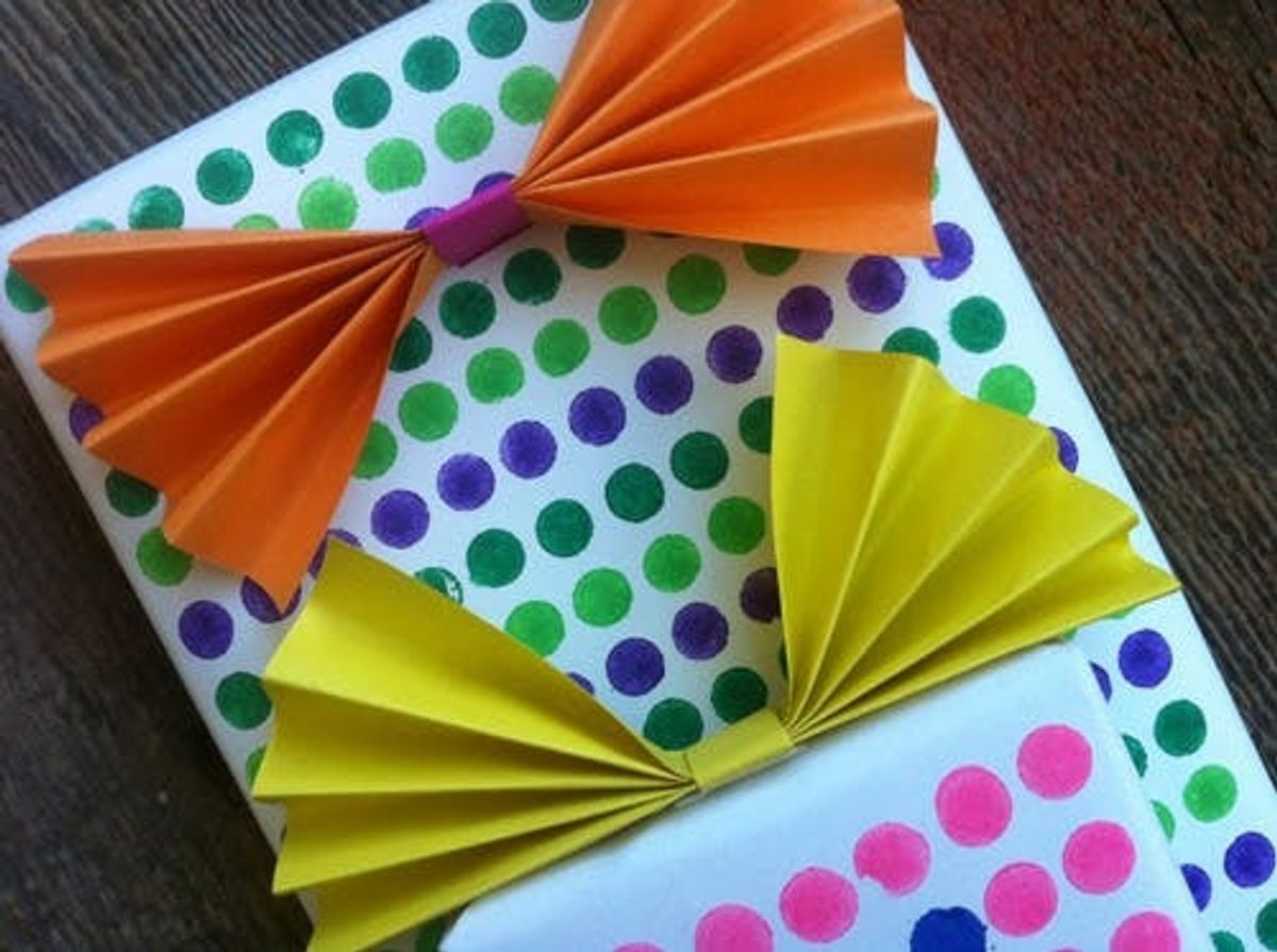 12 Days Of Wrapping: Dots & Bows