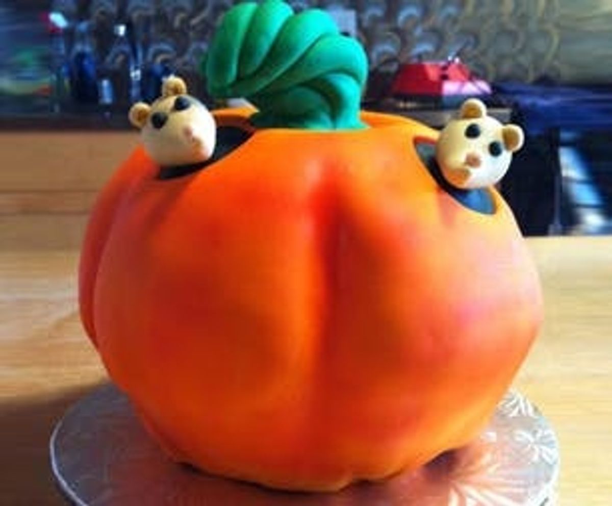 Baking A 3D Pumpkin Cake