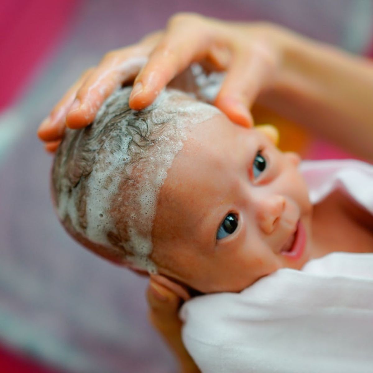 What You Need to Know Before Your Baby’s First Bath
